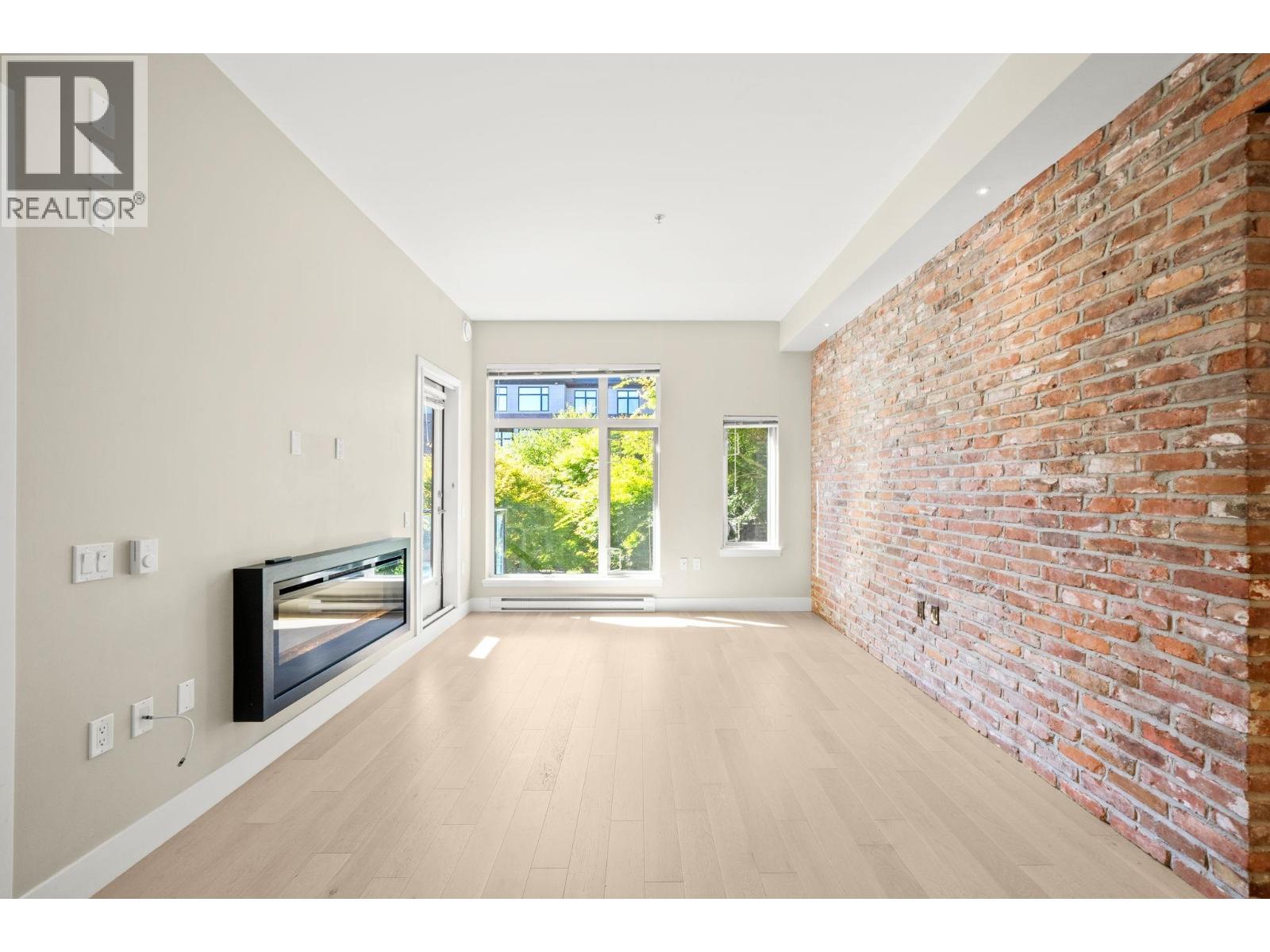 211 260 Salter Street, New Westminster, British Columbia  V3M 0J4 - Photo 3 - R3056005