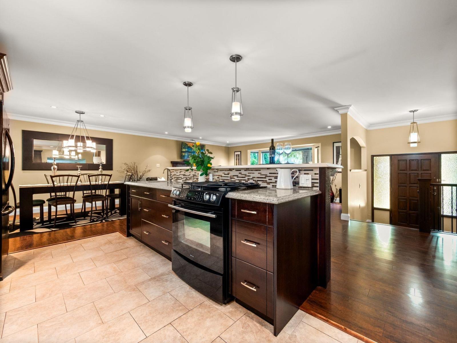 6823 Sussex Crescent, Delta, British Columbia  V4E 2J7 - Photo 3 - R3056177