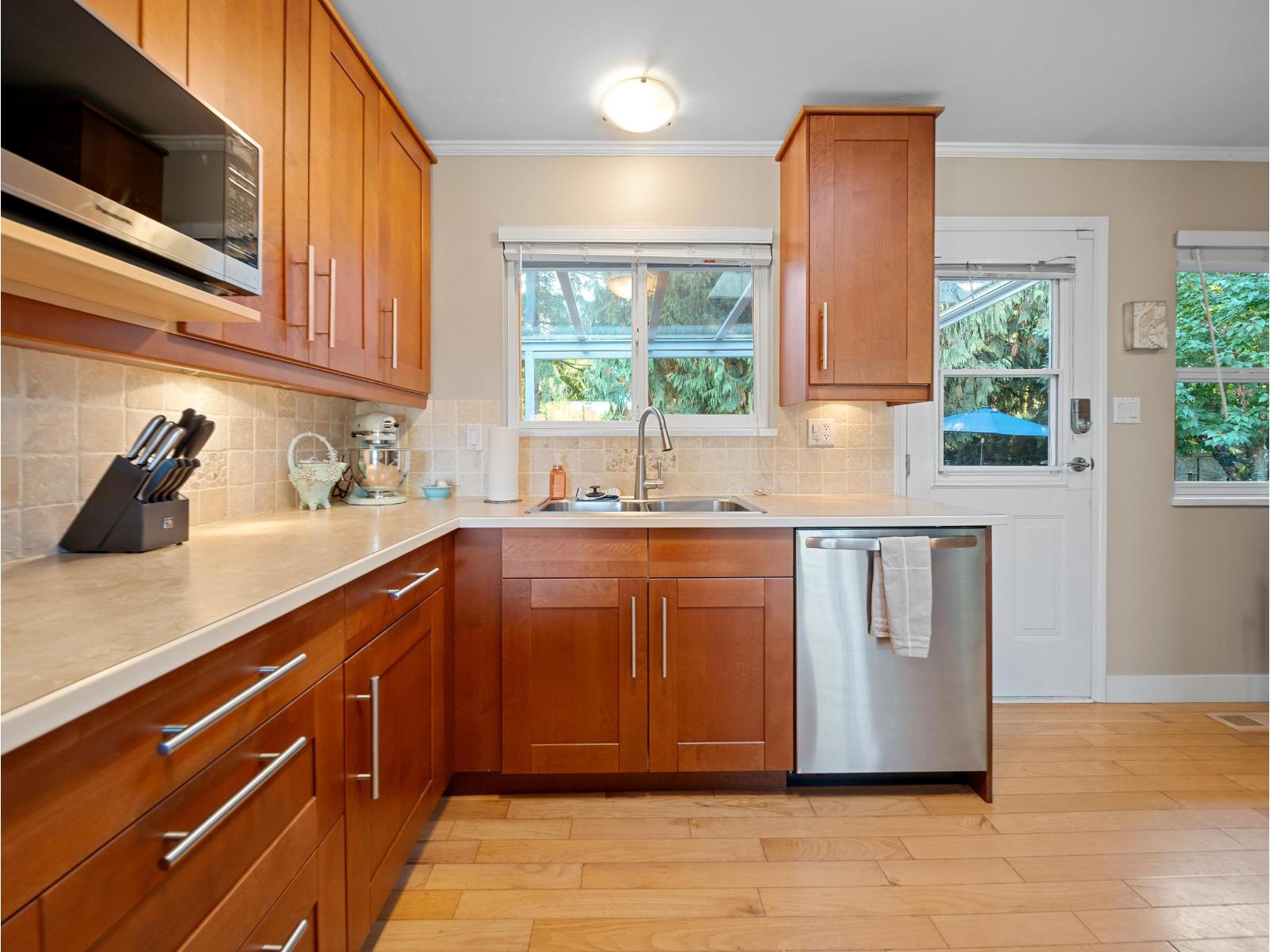 17022 Hereford Place, Surrey, British Columbia  V3S 4X1 - Photo 4 - R3056283