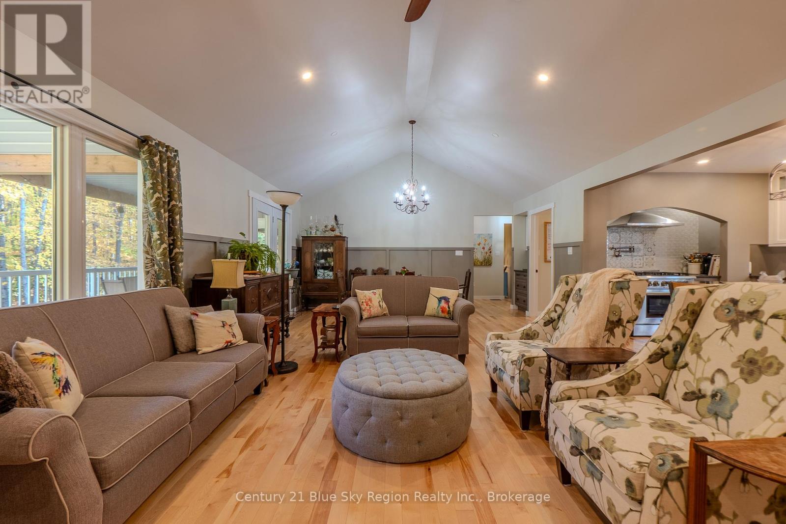 503 Ski Hill Road, Powassan, Ontario  P0H 1Z0 - Photo 11 - X12450243
