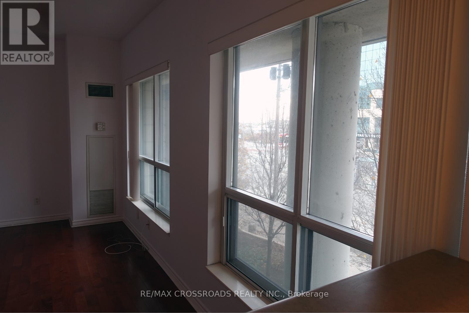 205 - 410 Queens Quay W, Toronto, Ontario  M5V 3T1 - Photo 10 - C12450269