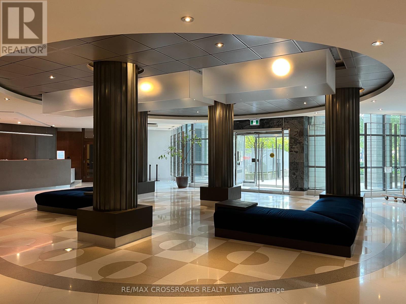 205 - 410 Queens Quay W, Toronto, Ontario  M5V 3T1 - Photo 2 - C12450269