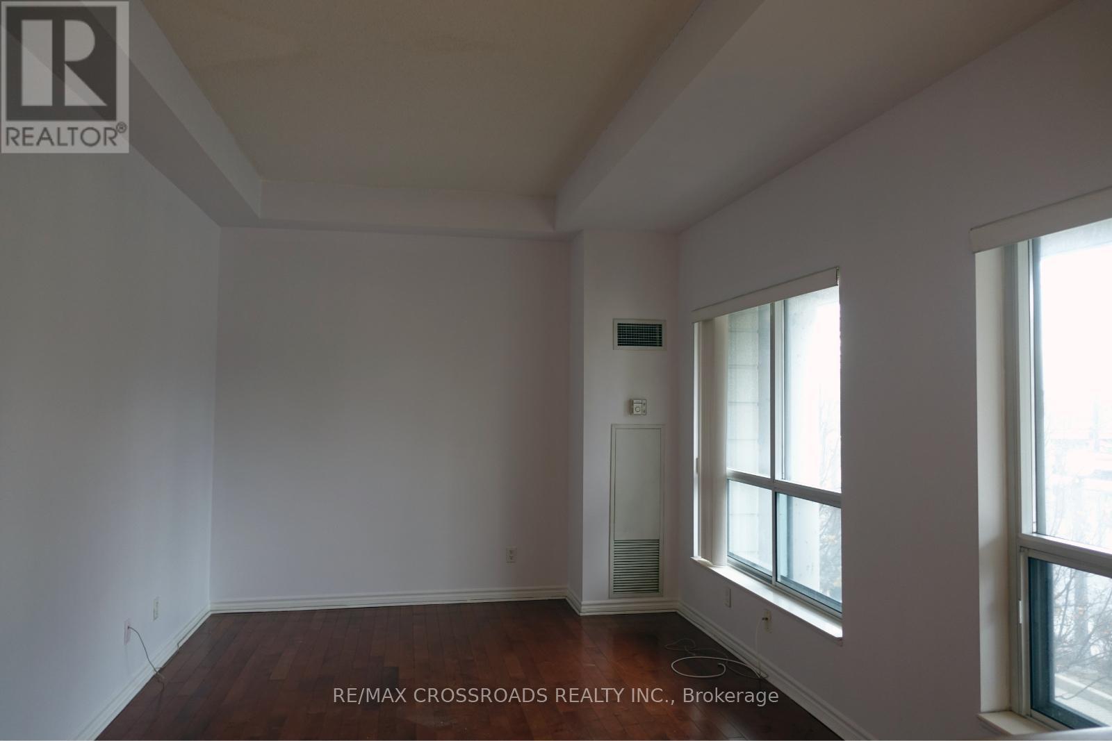205 - 410 Queens Quay W, Toronto, Ontario  M5V 3T1 - Photo 9 - C12450269
