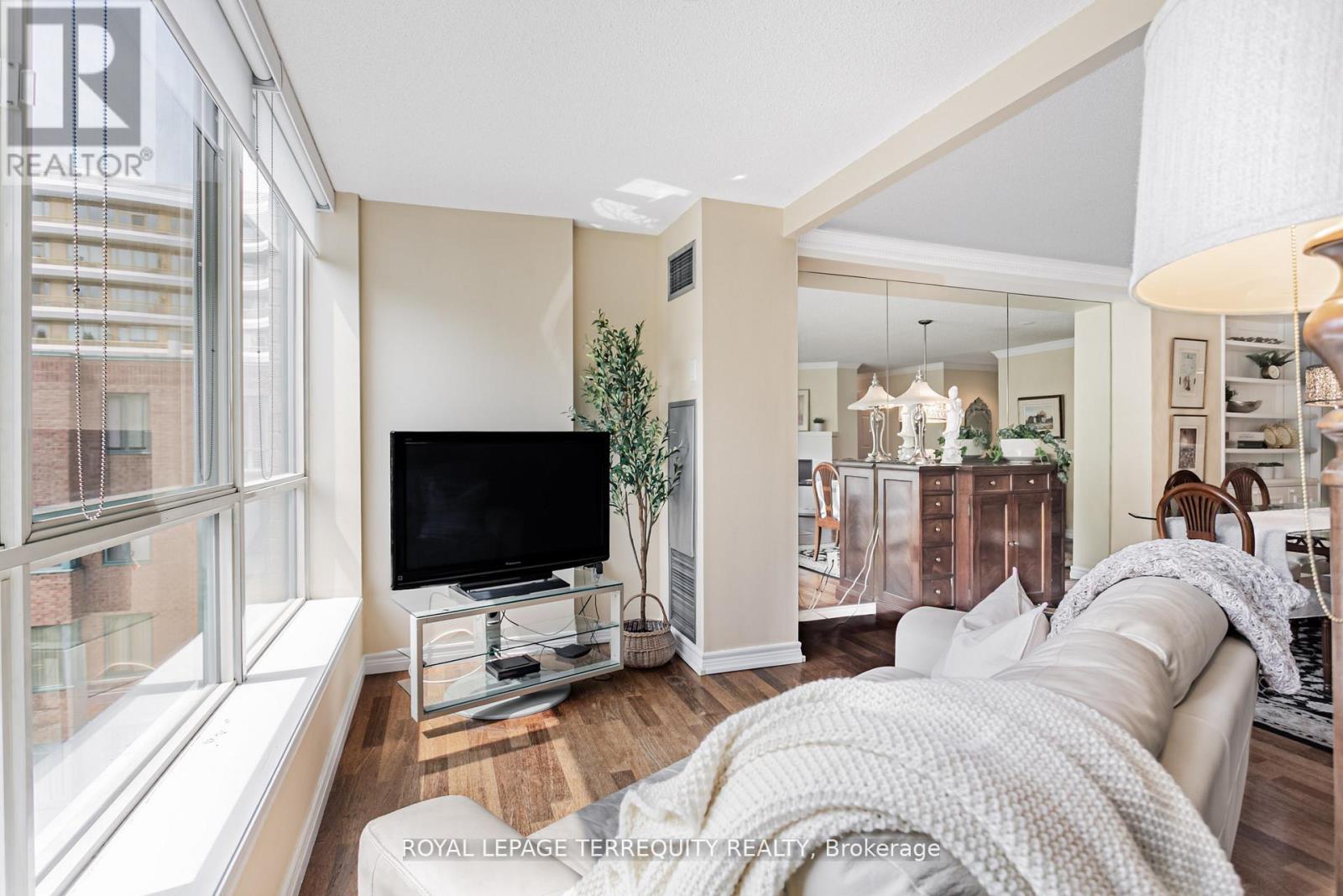 605 - 225 Davenport Road, Toronto (Annex), Ontario  M5R 3R2 - Photo 15 - C12450277