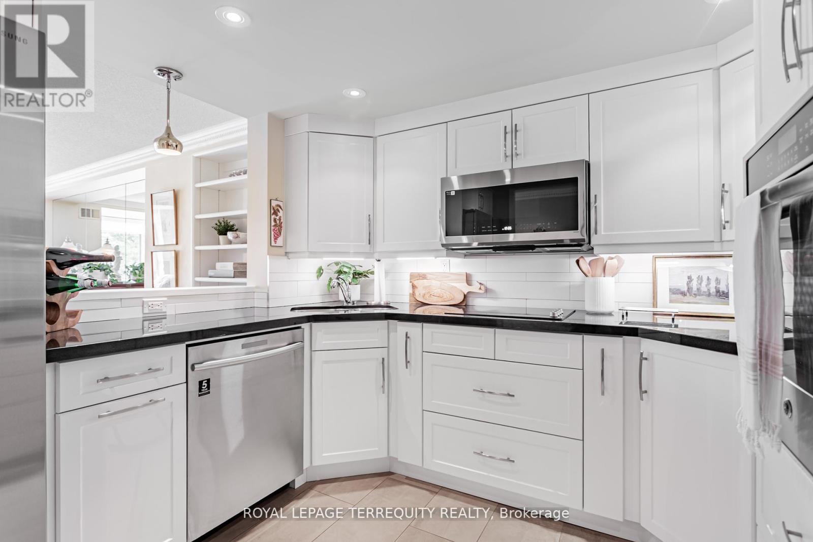 605 - 225 Davenport Road, Toronto (Annex), Ontario  M5R 3R2 - Photo 3 - C12450277