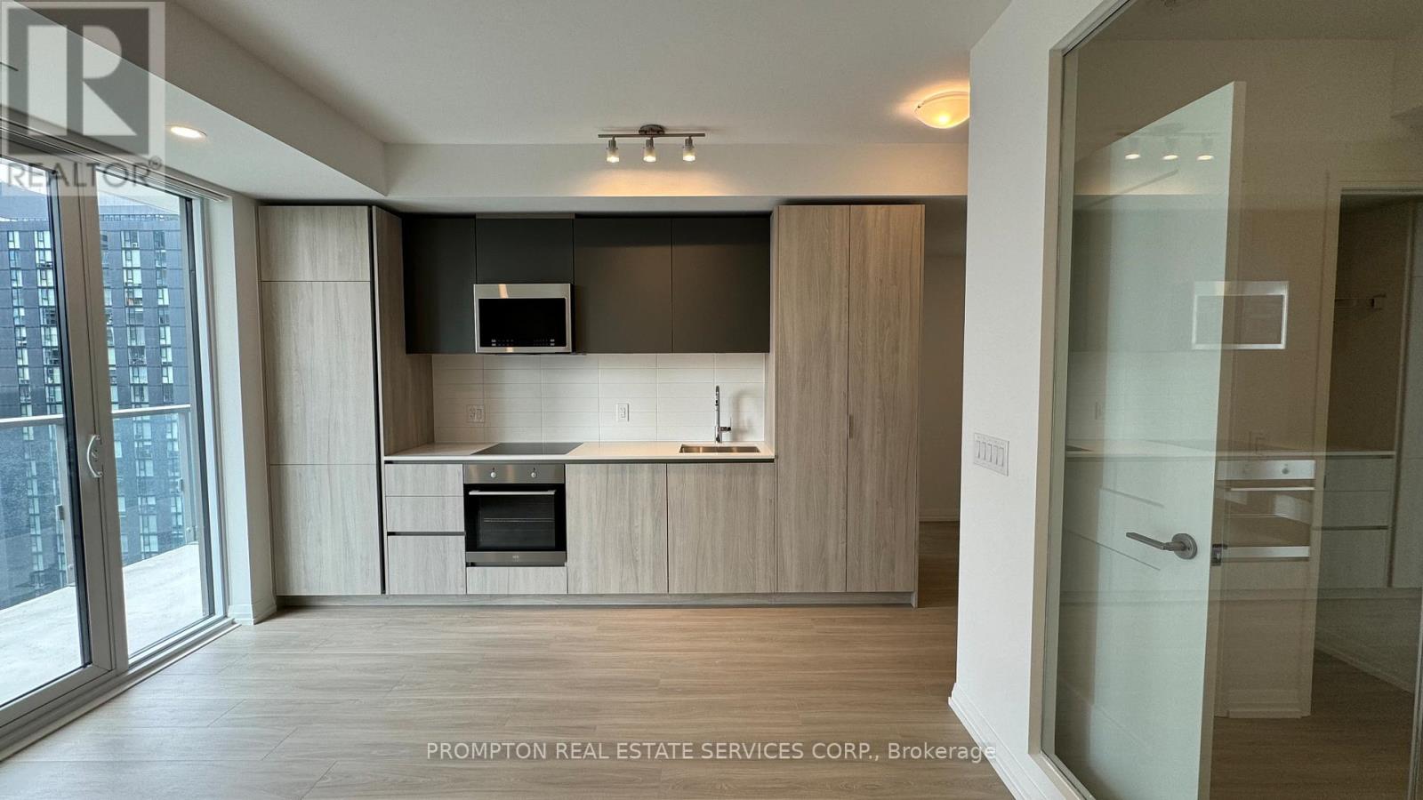 3911 - 8 Widmer Street, Toronto, Ontario  M5V 2E7 - Photo 2 - C12450299