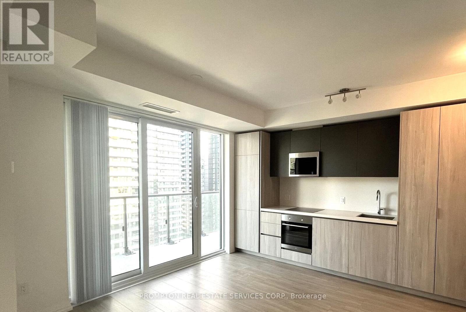 3911 - 8 Widmer Street, Toronto, Ontario  M5V 2E7 - Photo 6 - C12450299