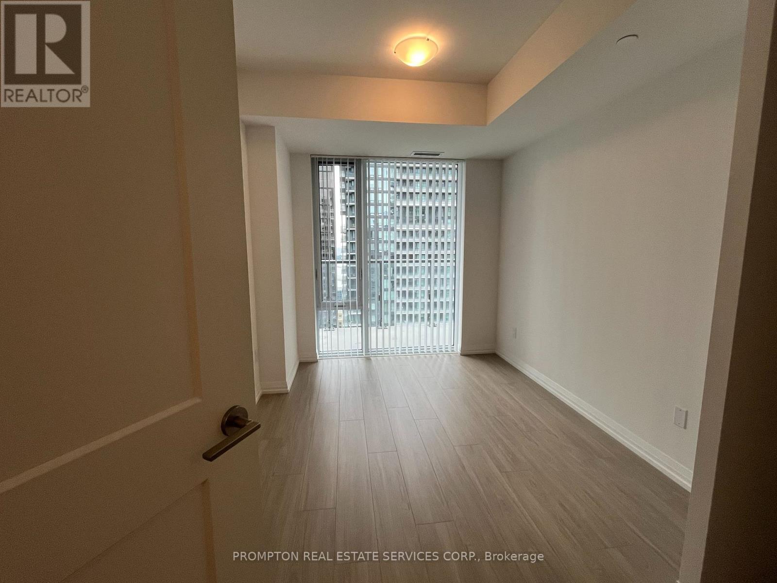 3911 - 8 Widmer Street, Toronto, Ontario  M5V 2E7 - Photo 7 - C12450299