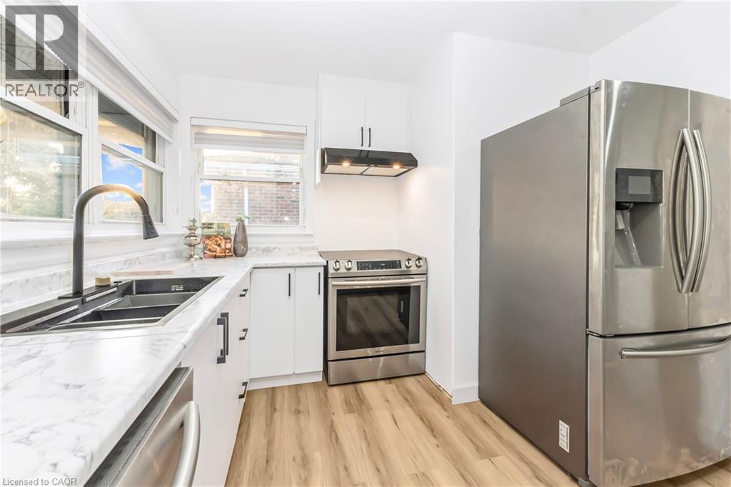959 E Mohawk Road E, Hamilton, Ontario  L8T 2R9 - Photo 16 - 40777325