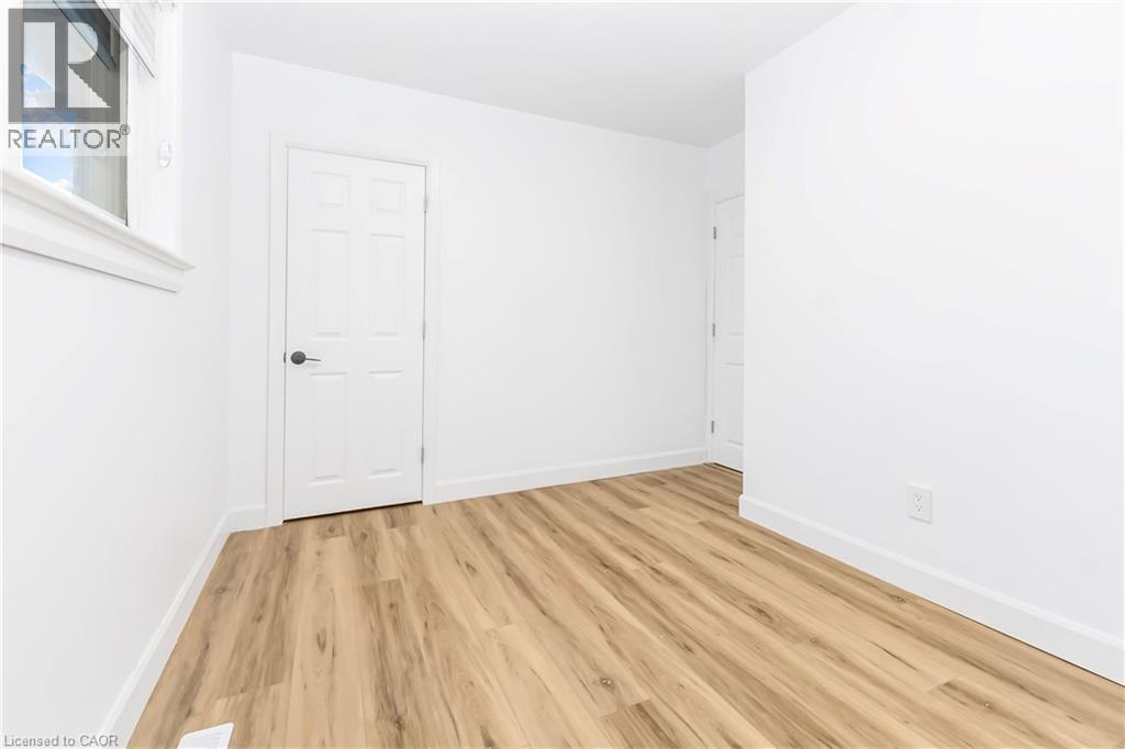 959 E Mohawk Road E, Hamilton, Ontario  L8T 2R9 - Photo 26 - 40777325