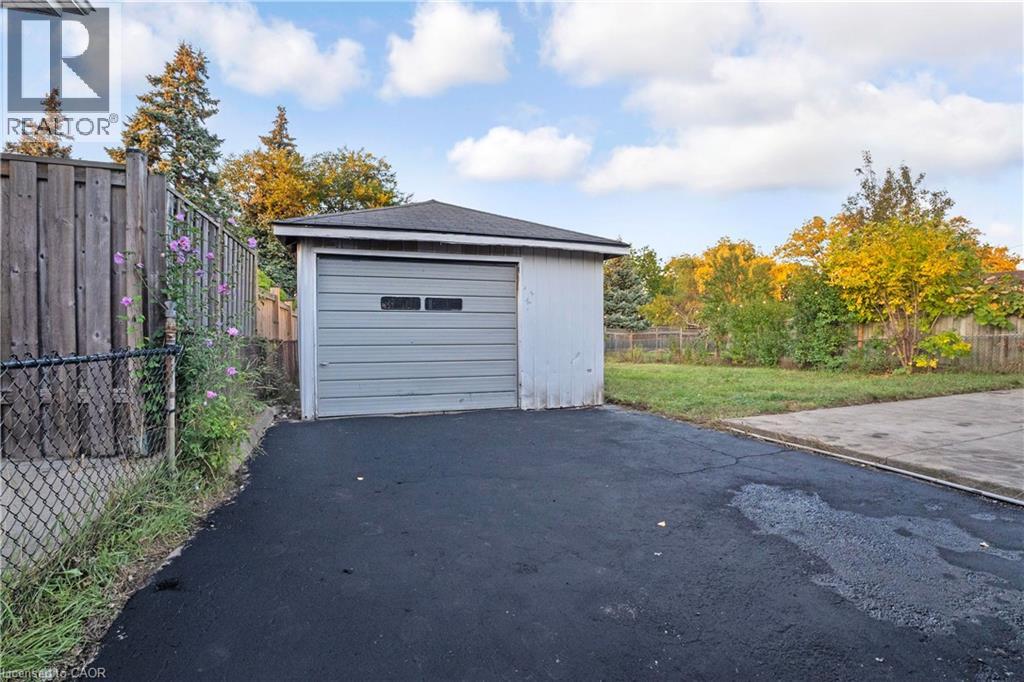 959 E Mohawk Road E, Hamilton, Ontario  L8T 2R9 - Photo 49 - 40777325
