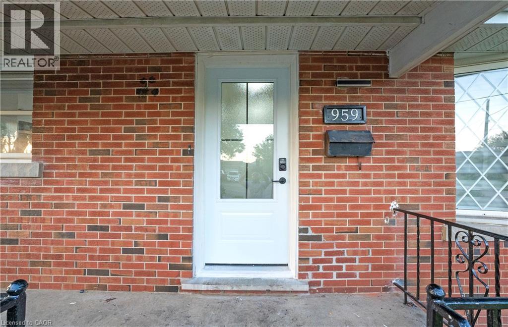 959 E Mohawk Road E, Hamilton, Ontario  L8T 2R9 - Photo 5 - 40777325