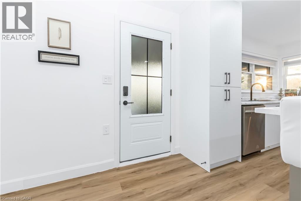 959 E Mohawk Road E, Hamilton, Ontario  L8T 2R9 - Photo 6 - 40777325