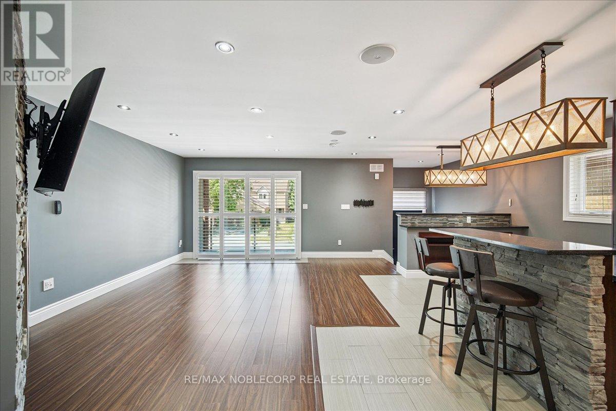 77 Crayford Drive, Toronto (Steeles), Ontario  M1W 3B5 - Photo 11 - E12450314