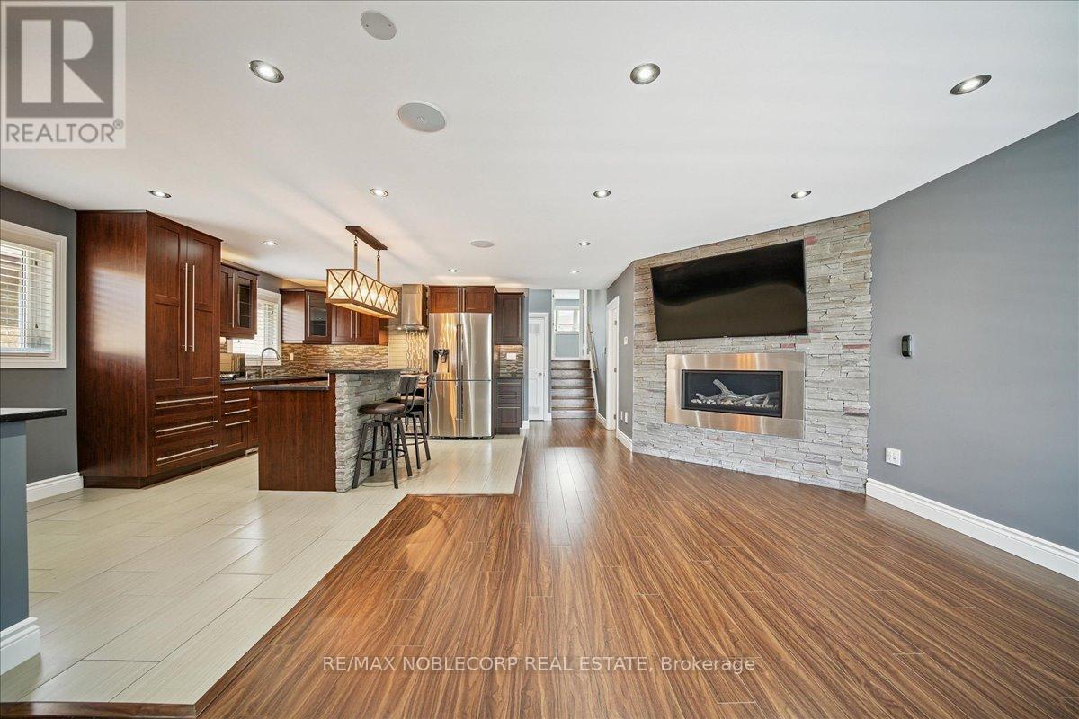77 Crayford Drive, Toronto (Steeles), Ontario  M1W 3B5 - Photo 14 - E12450314