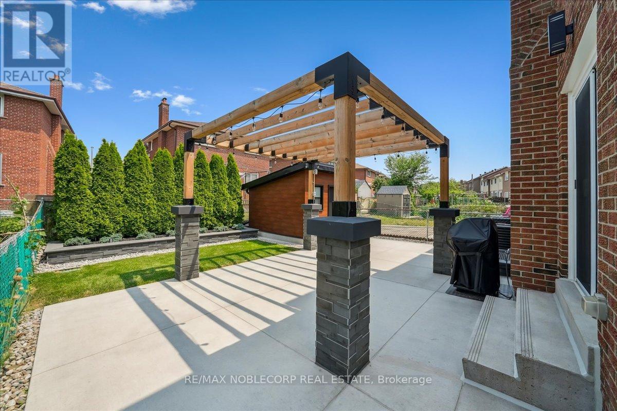 77 Crayford Drive, Toronto (Steeles), Ontario  M1W 3B5 - Photo 38 - E12450314