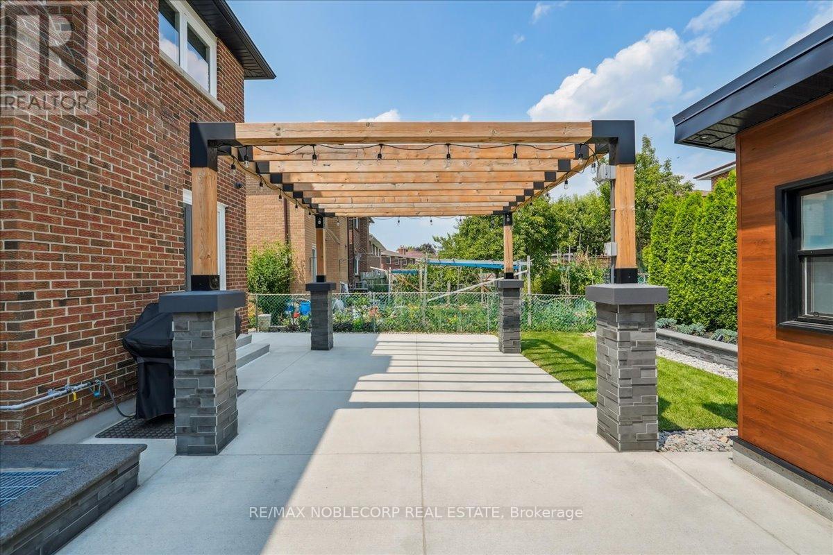 77 Crayford Drive, Toronto (Steeles), Ontario  M1W 3B5 - Photo 41 - E12450314