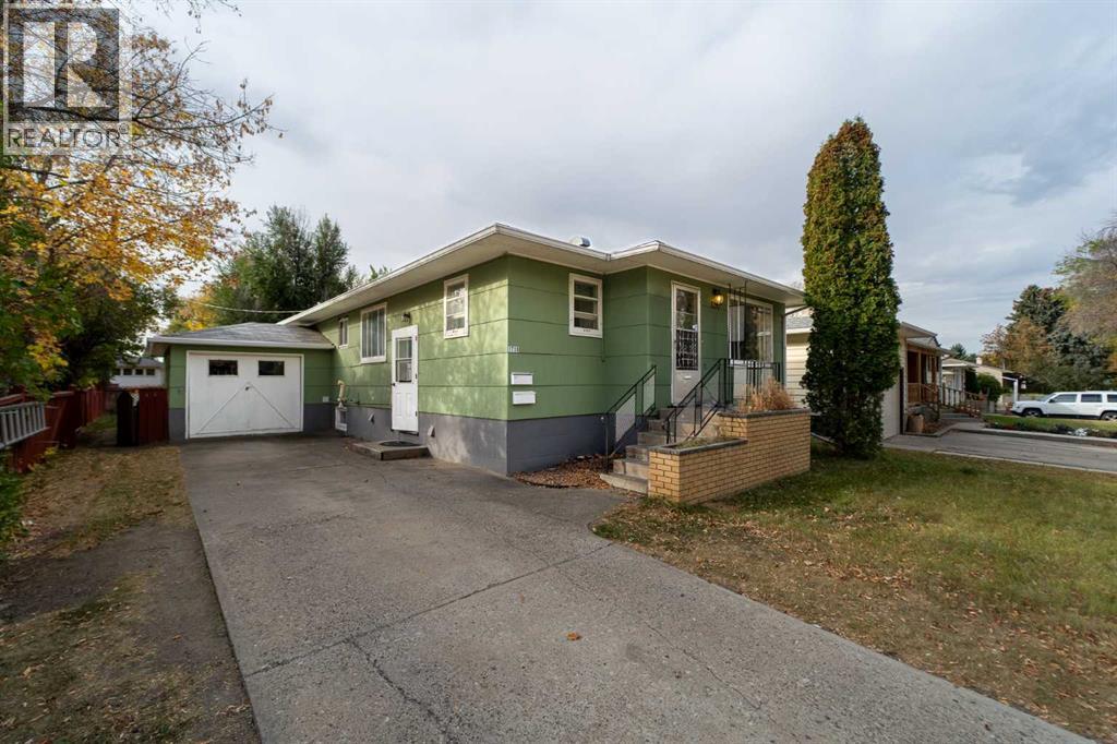 1730 12 Avenue S, Lethbridge, Alberta  T1K 0N2 - Photo 2 - A2261598