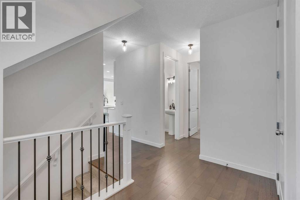 26 Cranbrook Cove Se, Calgary, Alberta  T3M 2S9 - Photo 17 - A2257412
