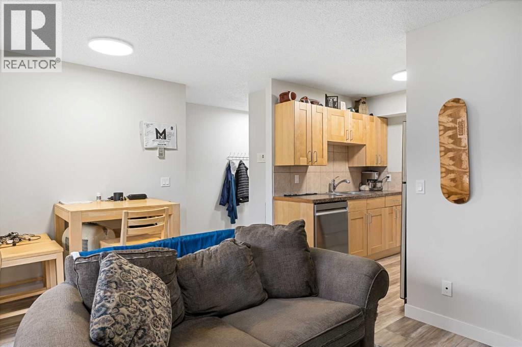 105, 4311 73 Street Nw, Calgary, Alberta  T3B 2M2 - Photo 3 - A2260440
