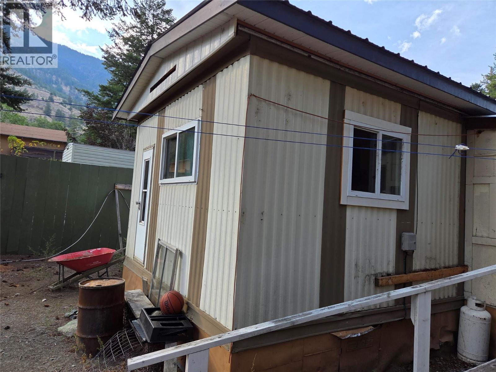 2637 9th Street, Olalla, British Columbia  V0X 1N6 - Photo 12 - 10365285