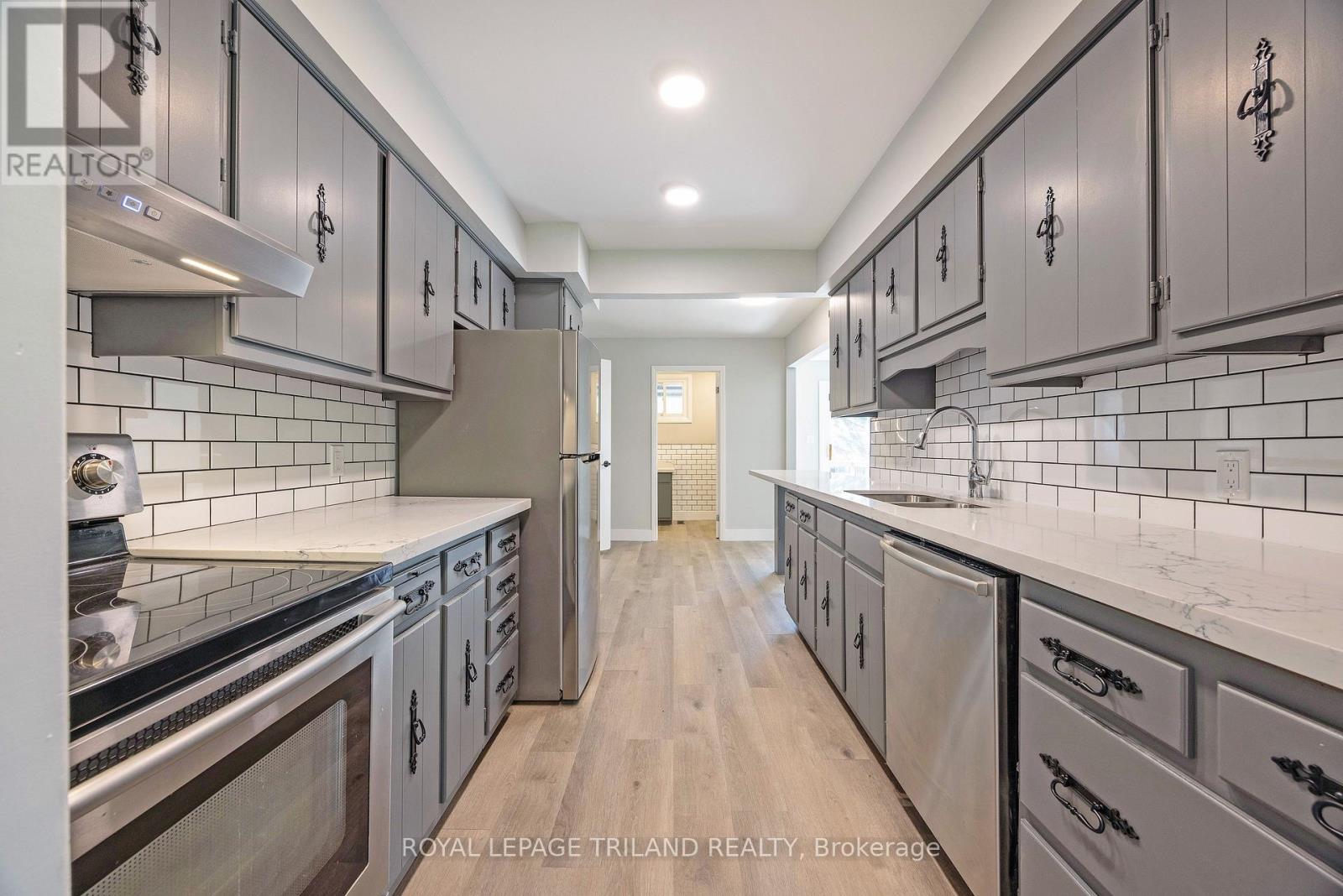 829 Avon Drive, Malahide, Ontario  N0L 1B0 - Photo 10 - X12450348