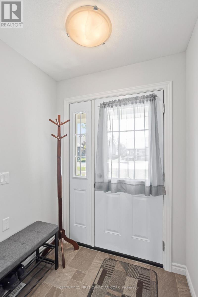24 Devon Drive, South Huron, Ontario  N0M 1S3 - Photo 11 - X12450366