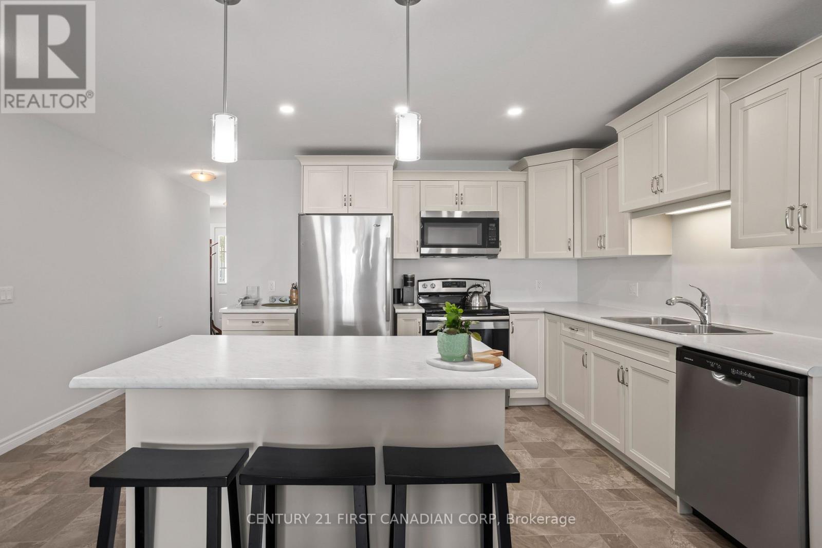 24 Devon Drive, South Huron, Ontario  N0M 1S3 - Photo 16 - X12450366