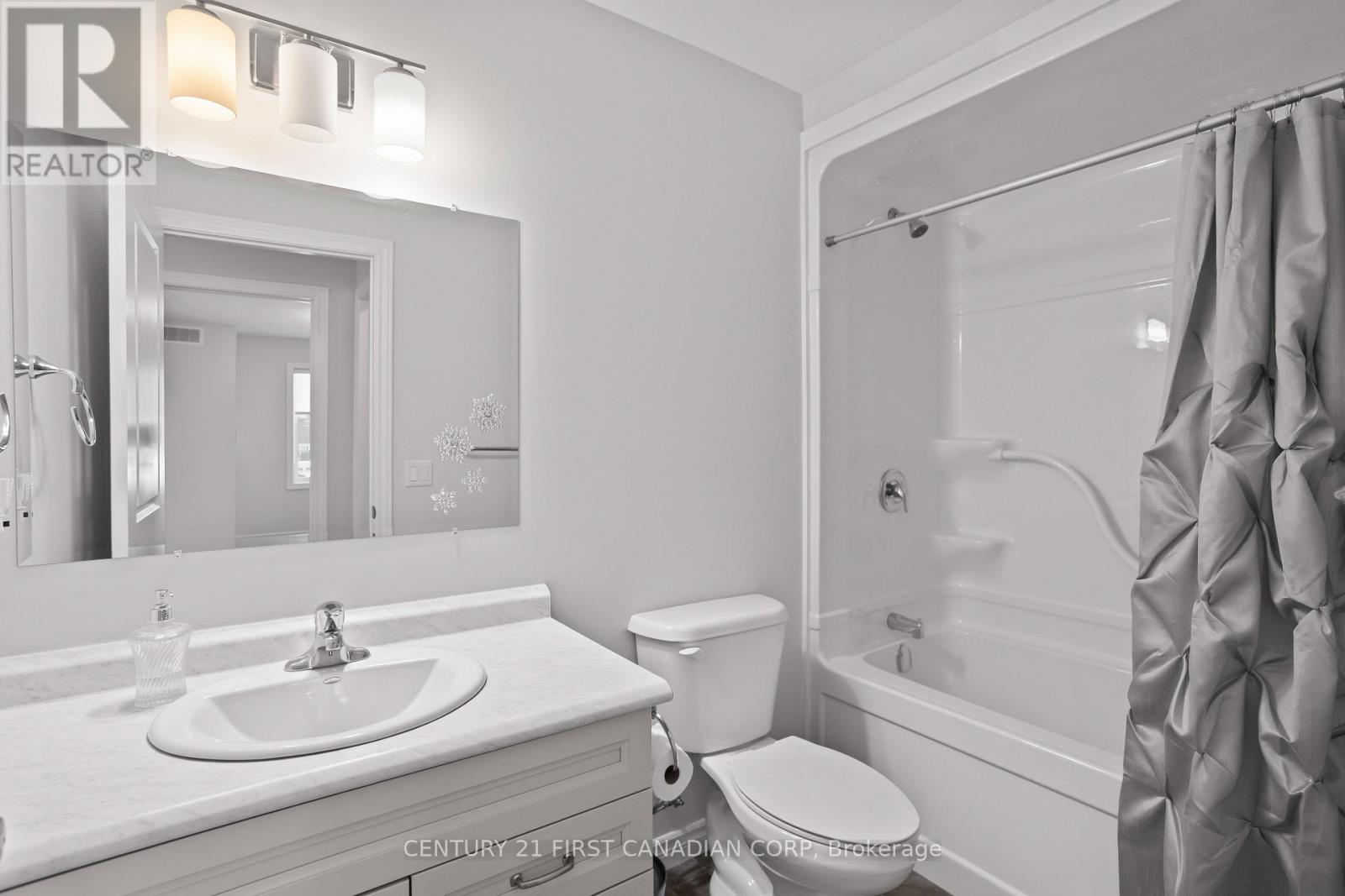 24 Devon Drive, South Huron, Ontario  N0M 1S3 - Photo 33 - X12450366