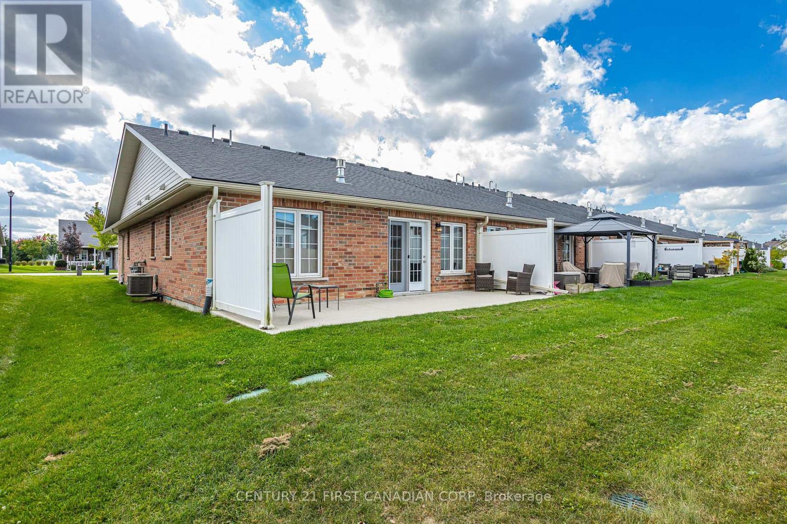 24 Devon Drive, South Huron, Ontario  N0M 1S3 - Photo 35 - X12450366