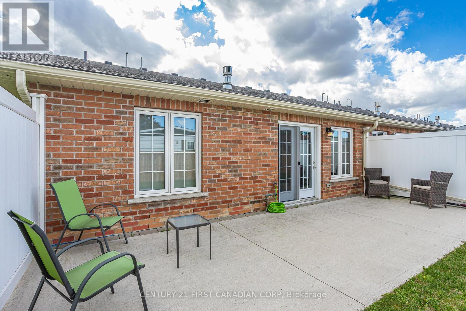 24 Devon Drive, South Huron, Ontario  N0M 1S3 - Photo 36 - X12450366