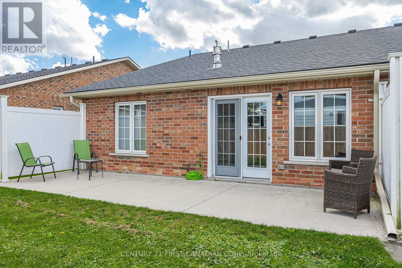 24 Devon Drive, South Huron, Ontario  N0M 1S3 - Photo 37 - X12450366