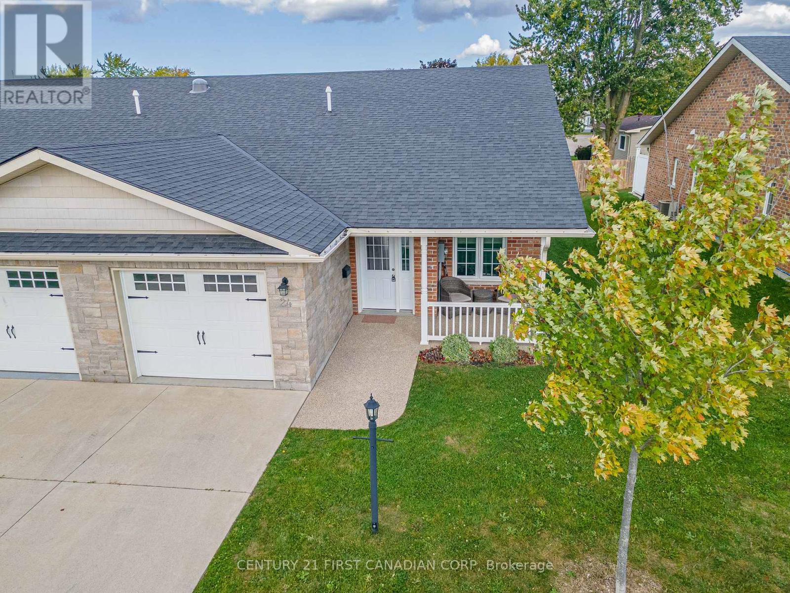 24 Devon Drive, South Huron, Ontario  N0M 1S3 - Photo 41 - X12450366