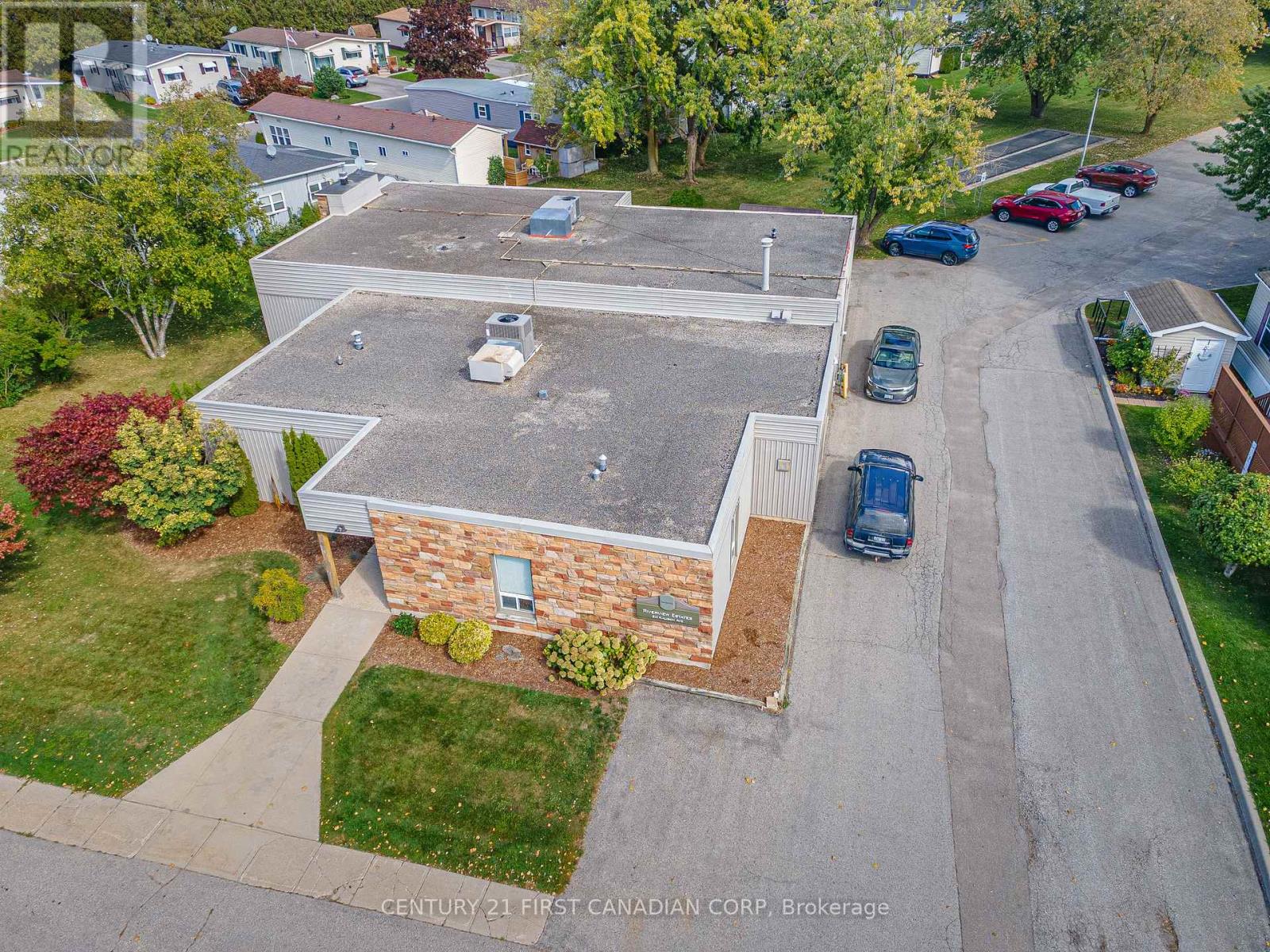 24 Devon Drive, South Huron, Ontario  N0M 1S3 - Photo 44 - X12450366