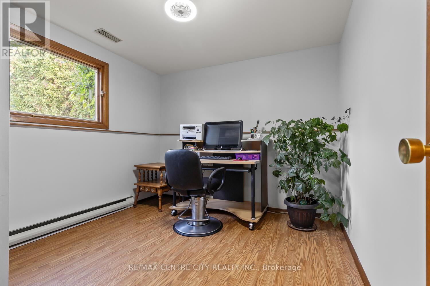 690 Grenfell Drive, London North, Ontario  N5X 2C5 - Photo 22 - X12450390