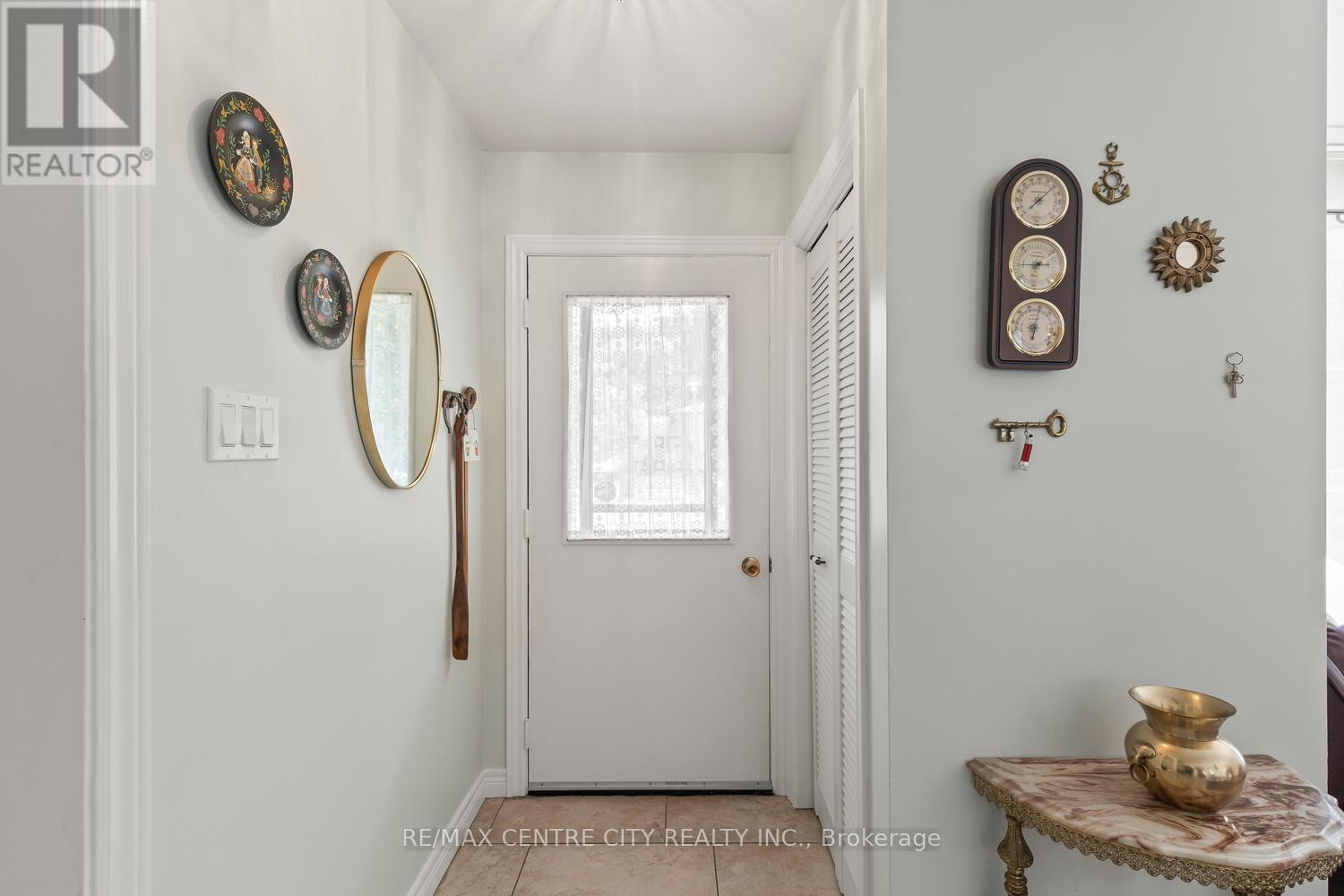 690 Grenfell Drive, London North, Ontario  N5X 2C5 - Photo 6 - X12450390
