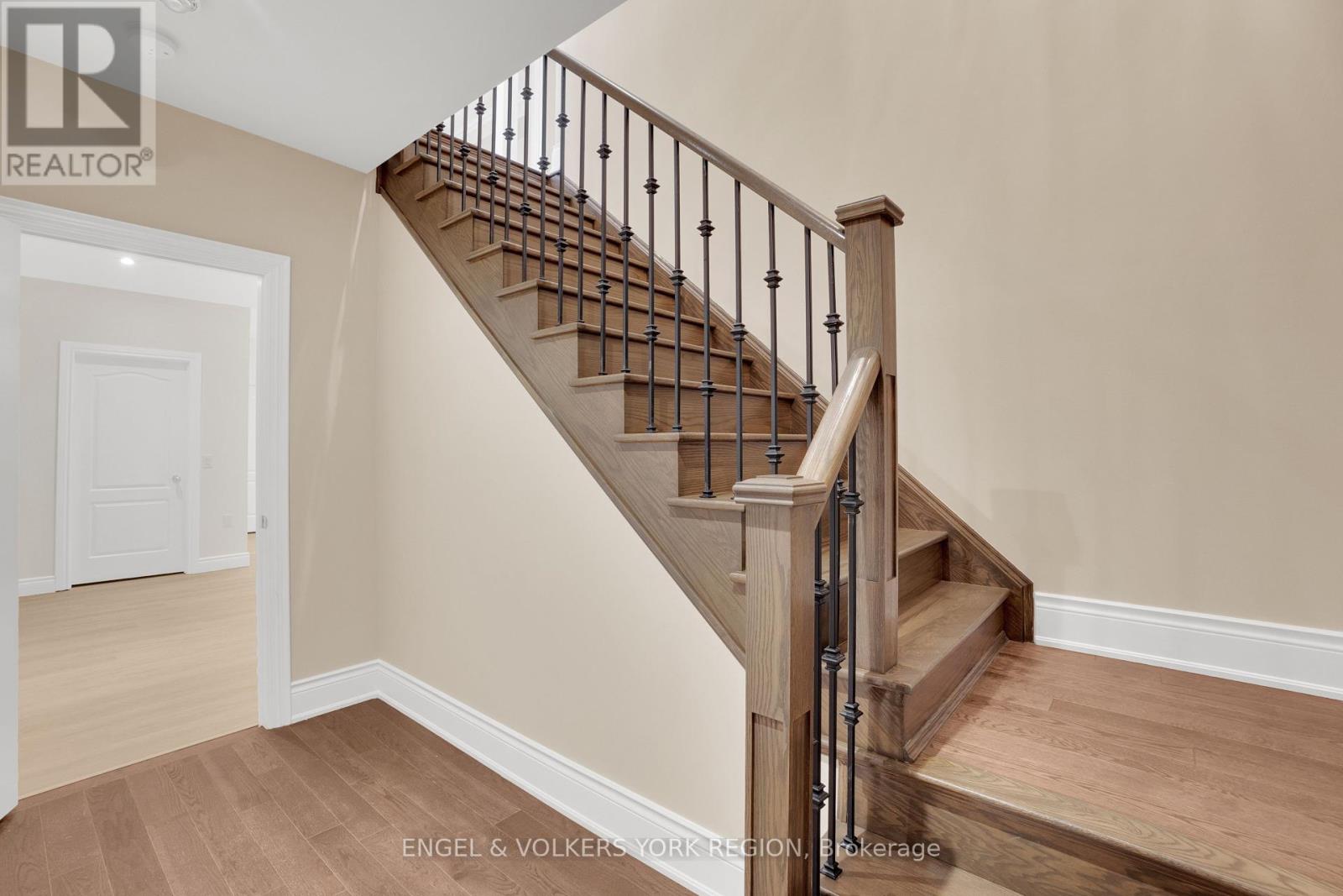 43 James Stokes Court, King (King City), Ontario  L7B 0M8 - Photo 25 - N12450247