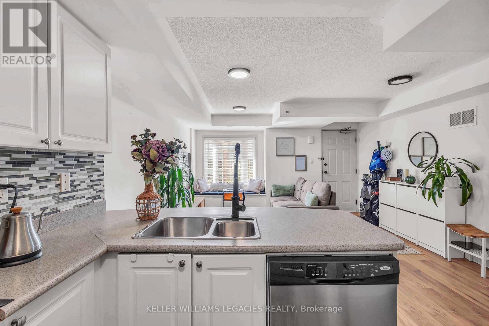 209 - 308 John Street, Markham (Aileen-Willowbrook), Ontario  L3T 0A7 - Photo 12 - N12450258