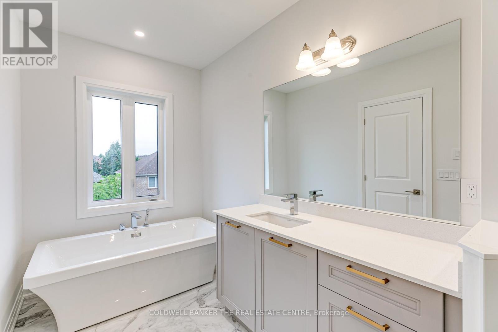 549 New England Court, Newmarket (Summerhill Estates), Ontario  L3X 2Z2 - Photo 26 - N12450288