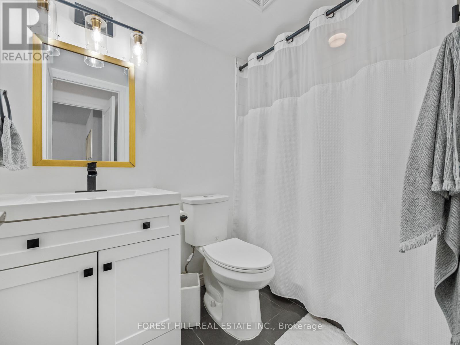 211 - 330 Red Maple Road, Richmond Hill (Langstaff), Ontario  L4C 0T6 - Photo 10 - N12450295