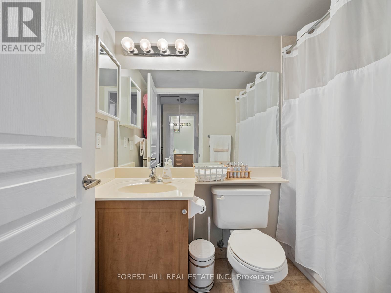211 - 330 Red Maple Road, Richmond Hill (Langstaff), Ontario  L4C 0T6 - Photo 18 - N12450295