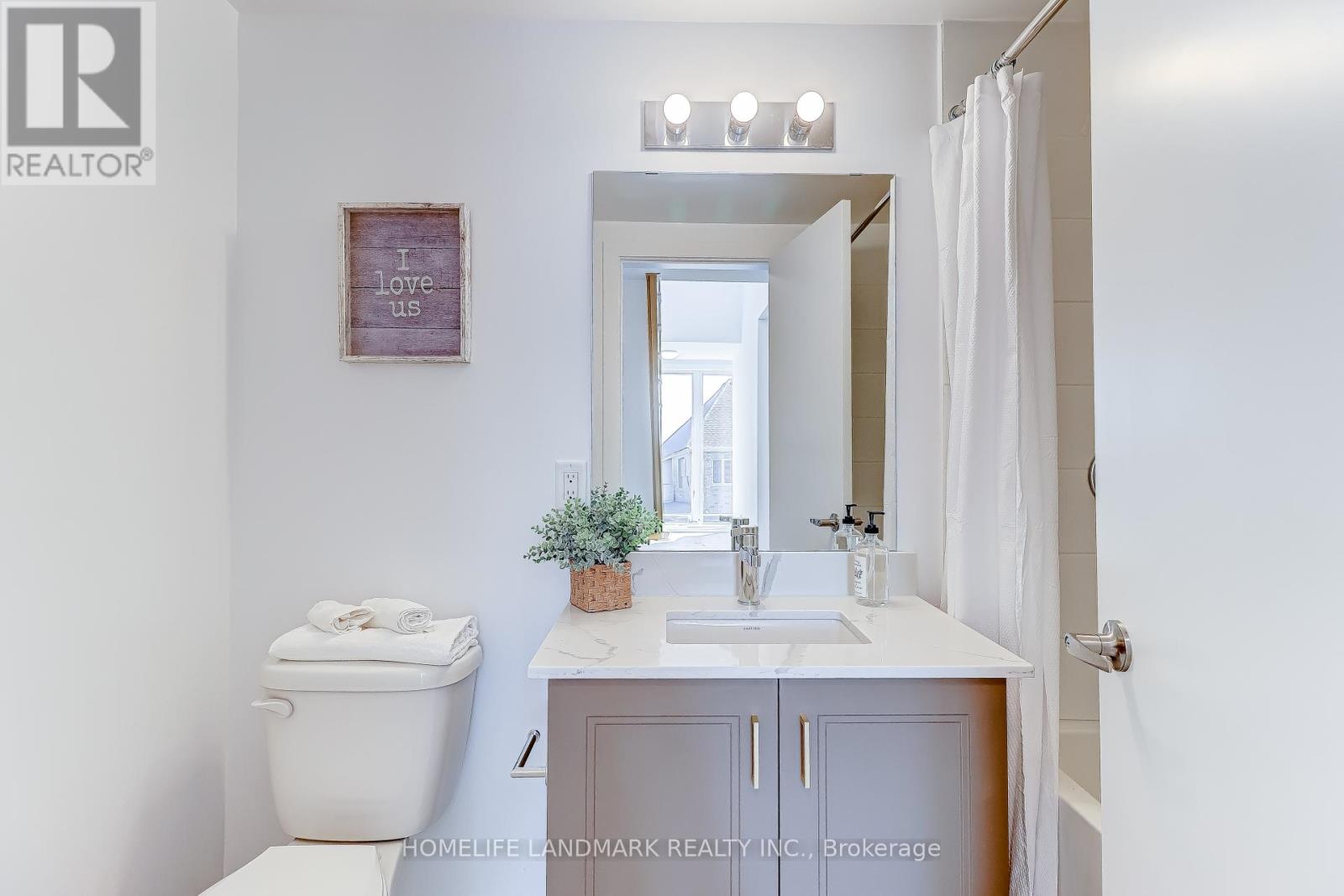 16 Bancroft Lane, Richmond Hill (Jefferson), Ontario  L4E 1M1 - Photo 10 - N12450305