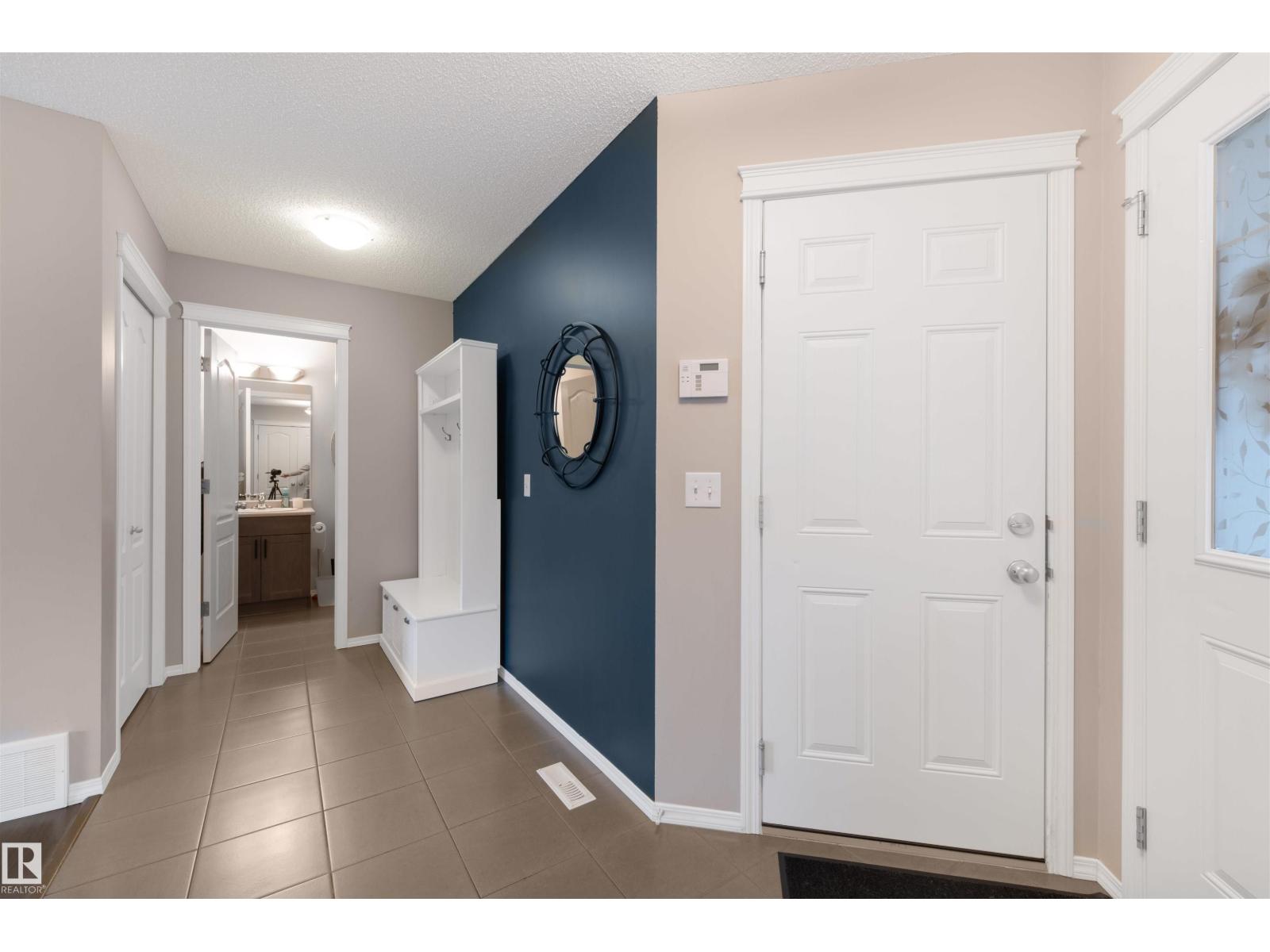 1728 Hammond Cr Nw Nw, Edmonton, Alberta  T6M 0N1 - Photo 3 - E4461192