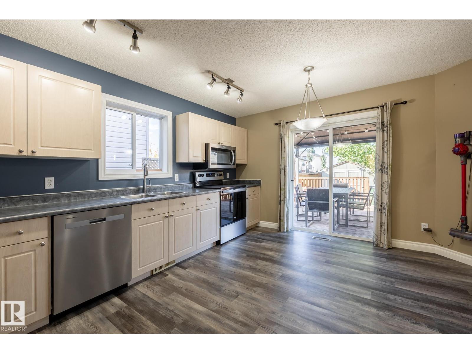 628 88 St Sw, Edmonton, Alberta  T6X 1E1 - Photo 3 - E4461193