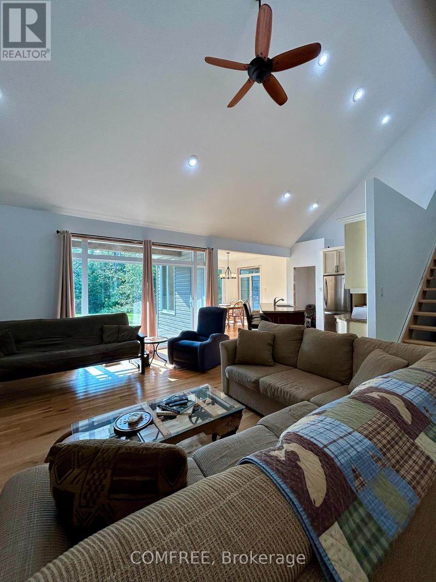 38 Bell Drive, Northern Bruce Peninsula, Ontario  N0H 2T0 - Photo 11 - X12450339