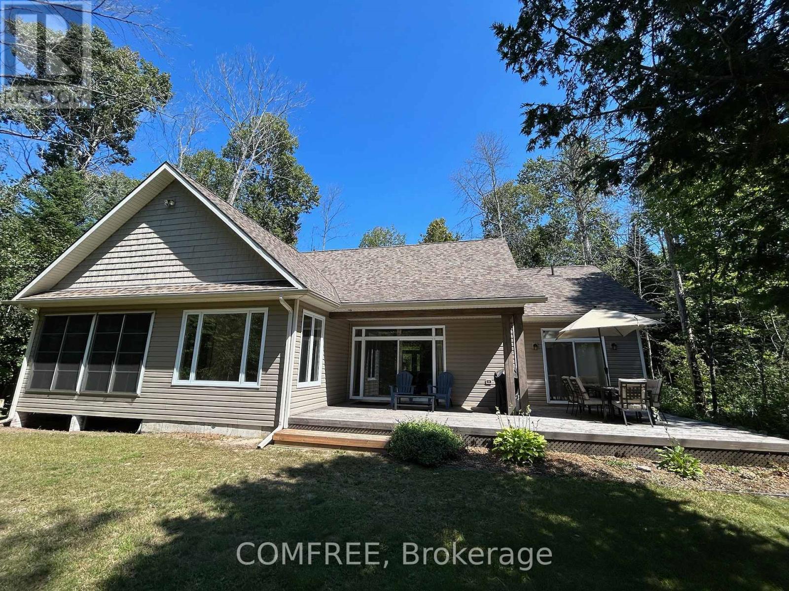38 Bell Drive, Northern Bruce Peninsula, Ontario  N0H 2T0 - Photo 6 - X12450339