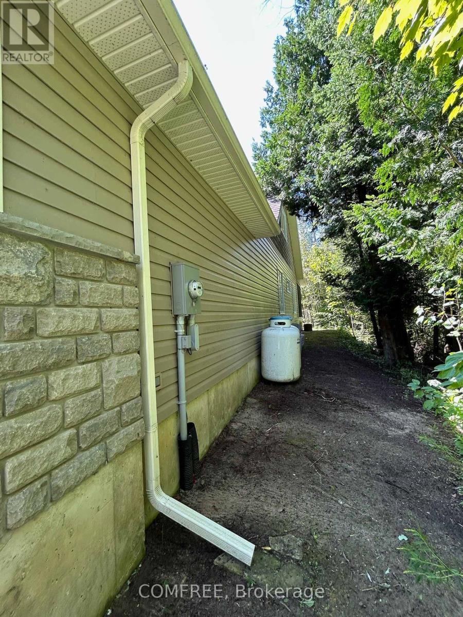 38 Bell Drive, Northern Bruce Peninsula, Ontario  N0H 2T0 - Photo 7 - X12450339