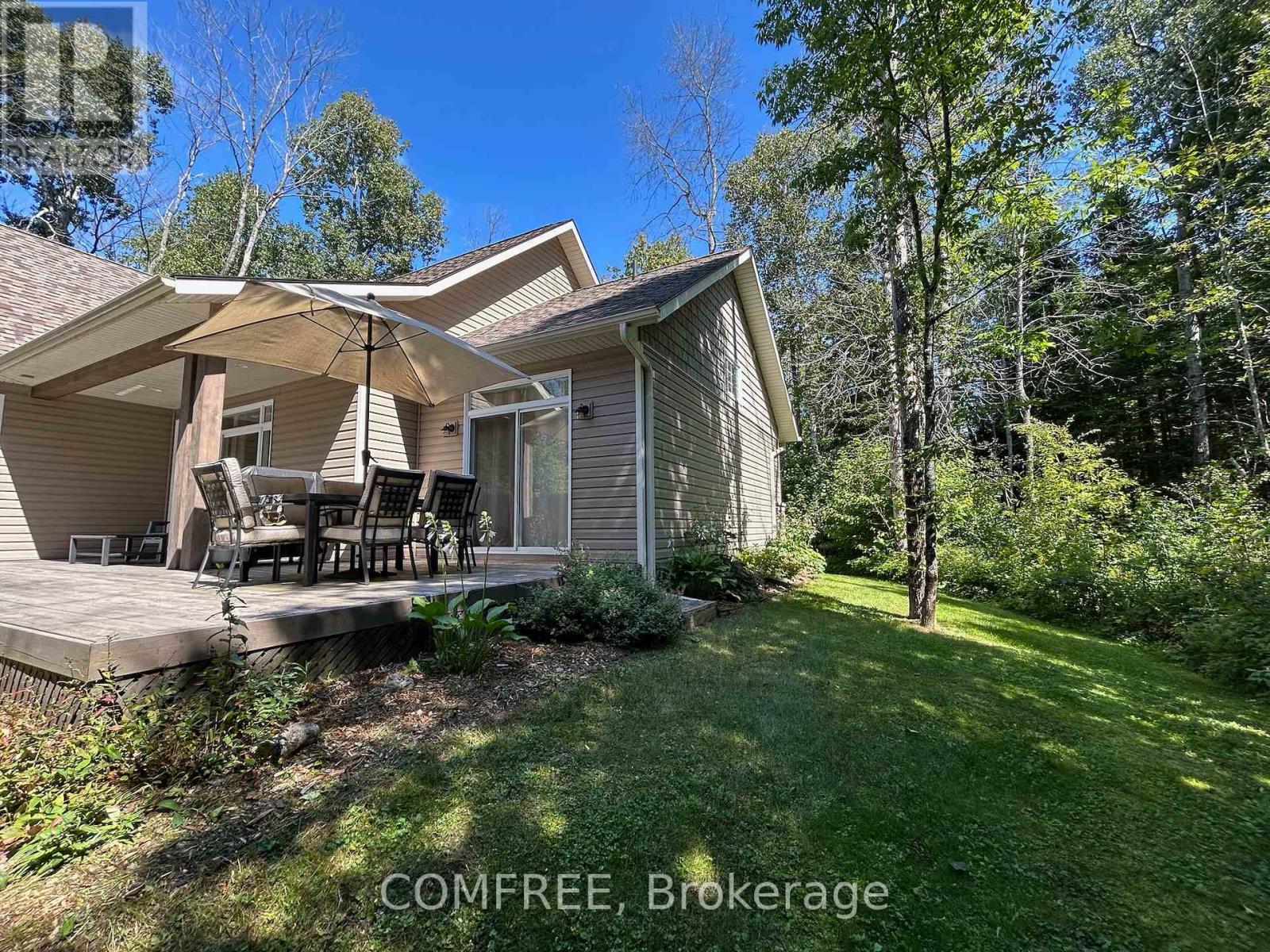 38 Bell Drive, Northern Bruce Peninsula, Ontario  N0H 2T0 - Photo 8 - X12450339