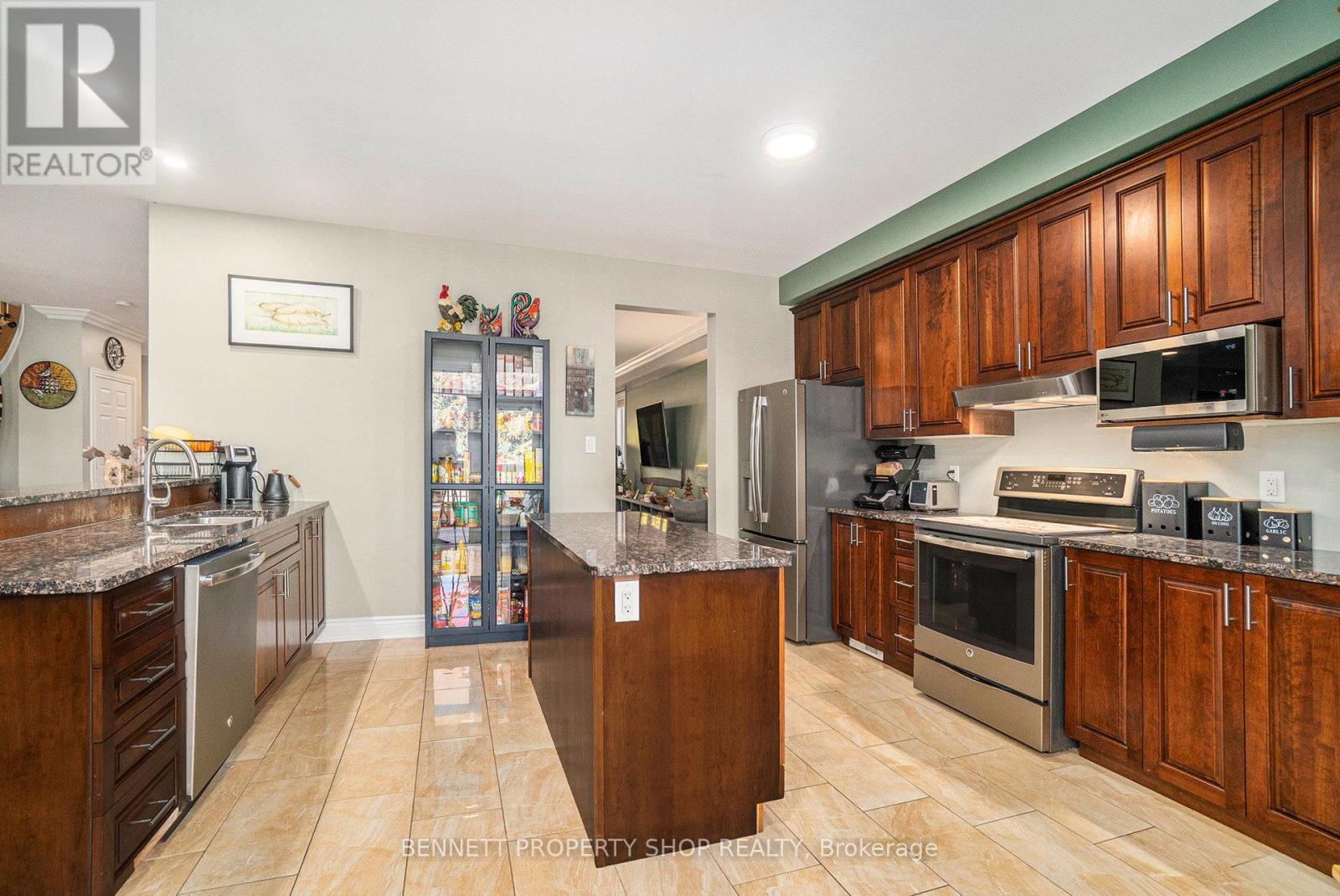 41 Bert Hall Street, Arnprior, Ontario  K7S 0G6 - Photo 8 - X12450420