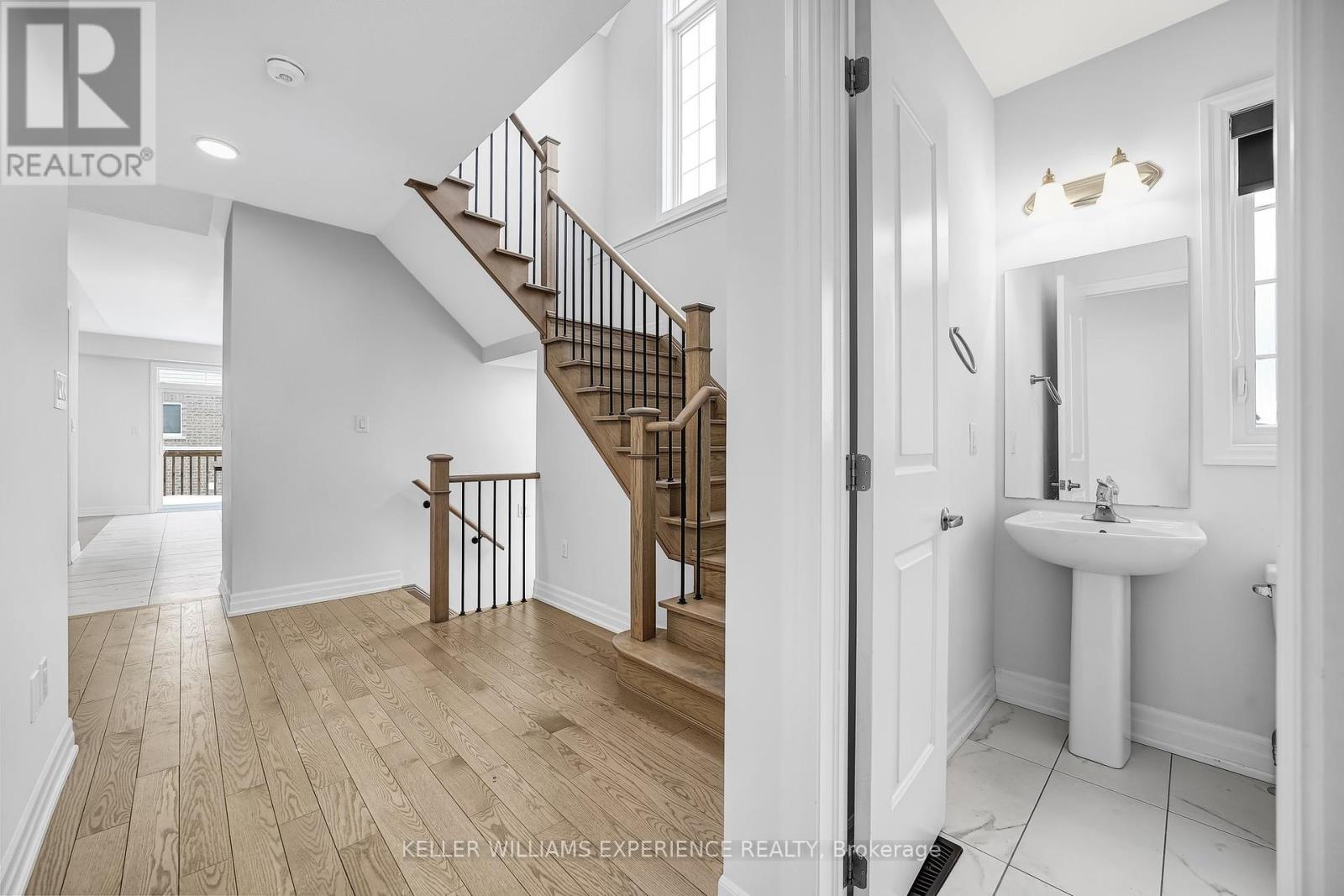 31 Wood Crescent, Essa, Ontario  L3W 0M5 - Photo 12 - N12324132